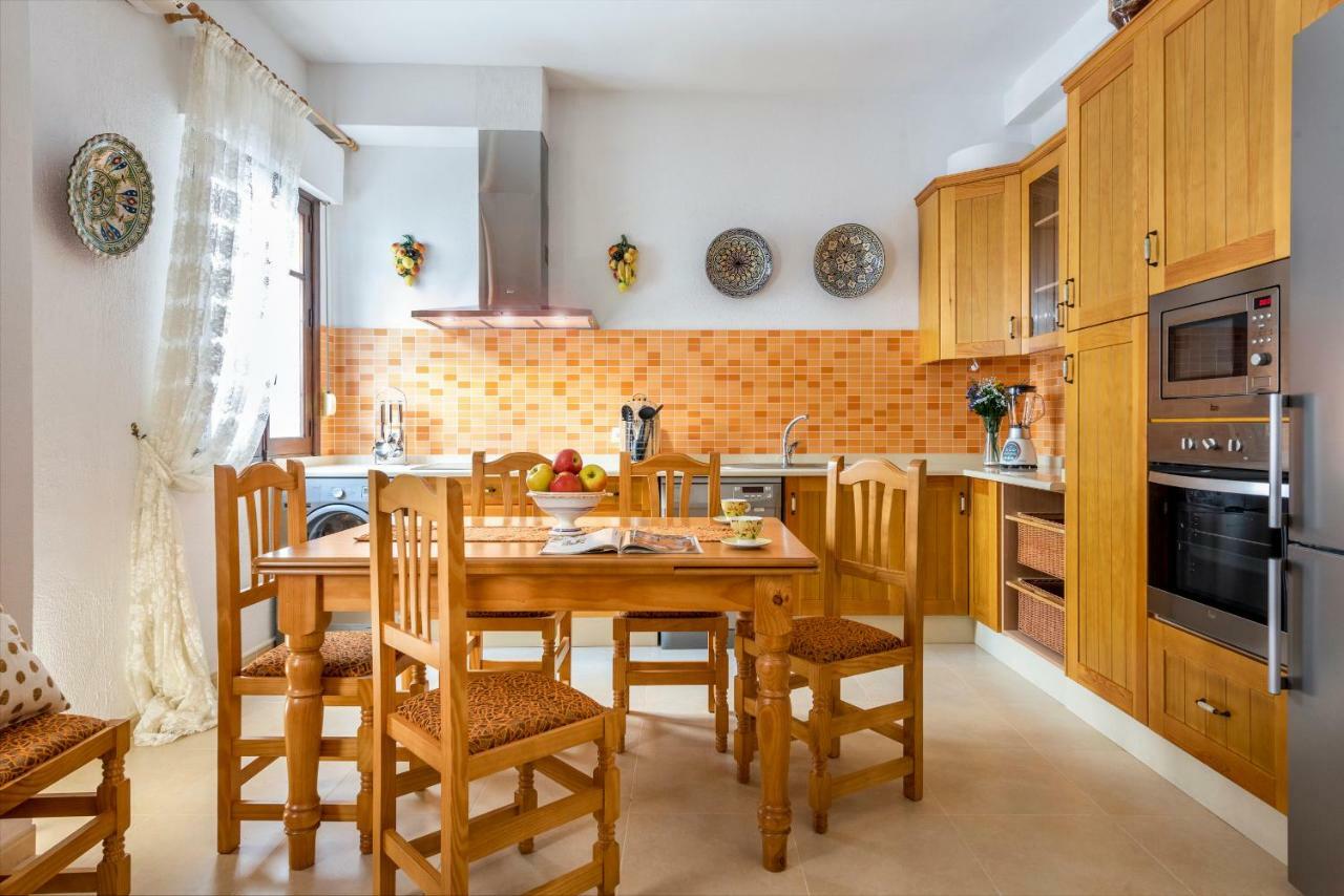 Hsh Suites Barrio Santa Cruz Sevilla Buitenkant foto