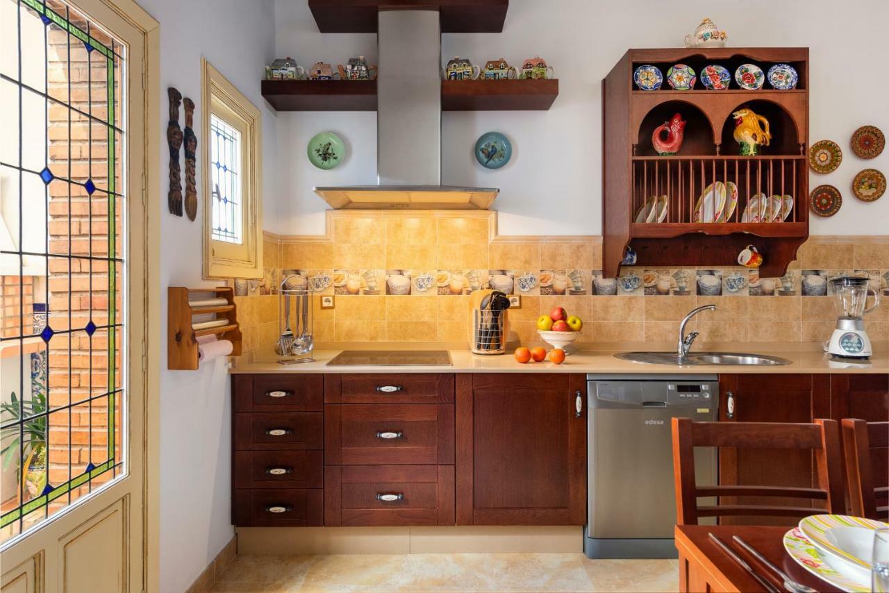 Hsh Suites Barrio Santa Cruz Sevilla Buitenkant foto